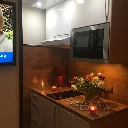 Golden Gapa Studio 19 * جارمش بارتنكيرشن