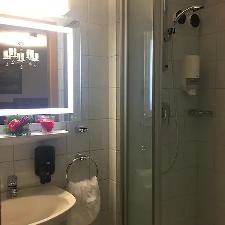 Golden Gapa Studio 19 جارمش بارتنكيرشن
